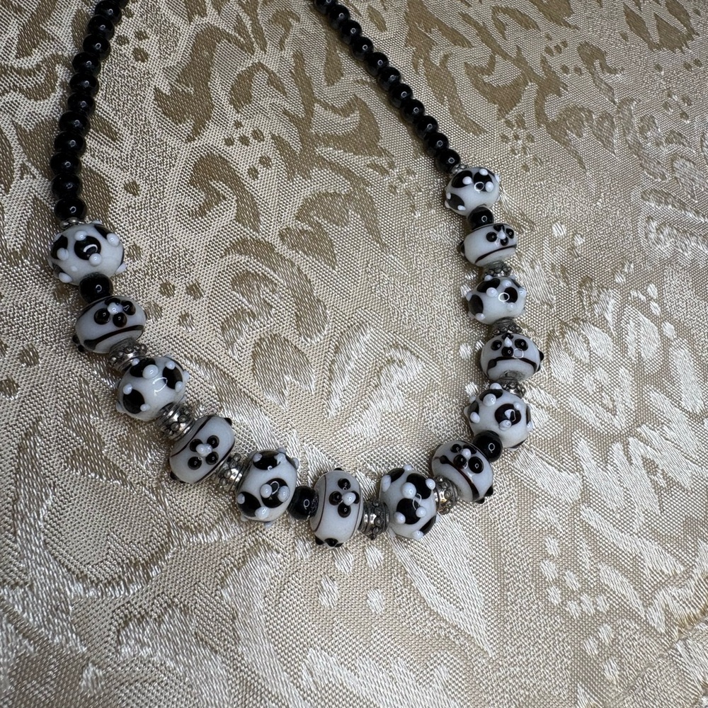 Beautiful Unique Stone Beaded Necklace 19” - Picture 3 of 6
